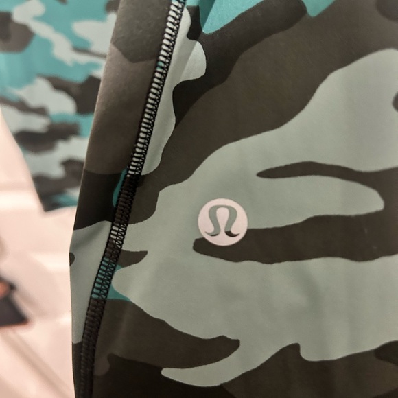 Lululemon Base Pace HR Tight 25” Size 4 Heritage Camo Tidewater Teal HCTT - Picture 5 of 6